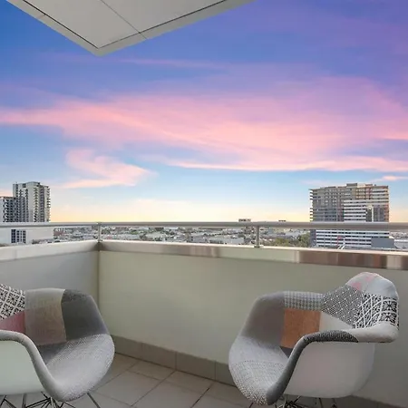 Adelaide Central Skyline Panoramic Suite Exterior photo